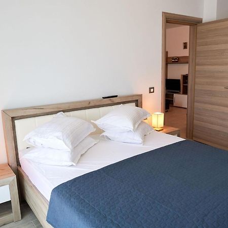 Rubic Apartment Spa N Pool Beach Resort 那沃达利 外观 照片