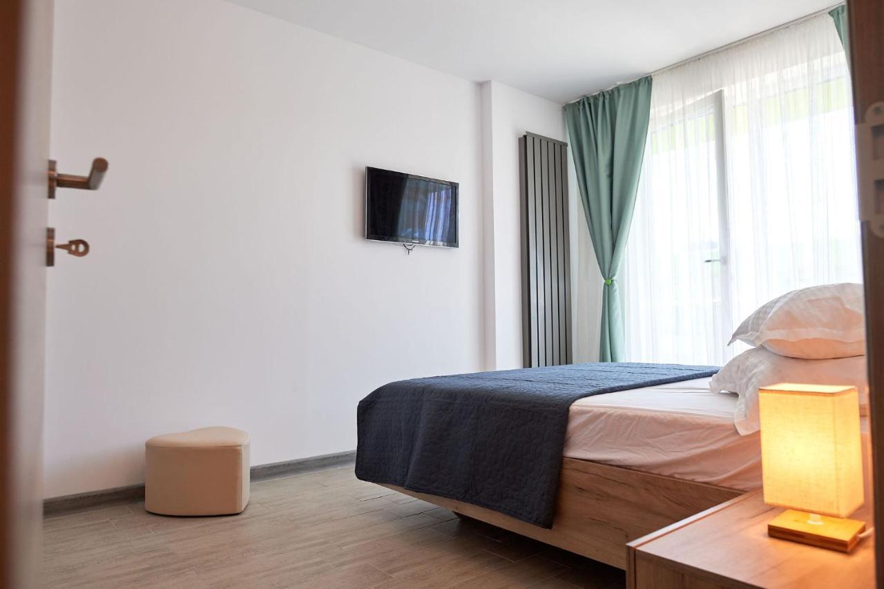 Rubic Apartment Spa N Pool Beach Resort 那沃达利 外观 照片