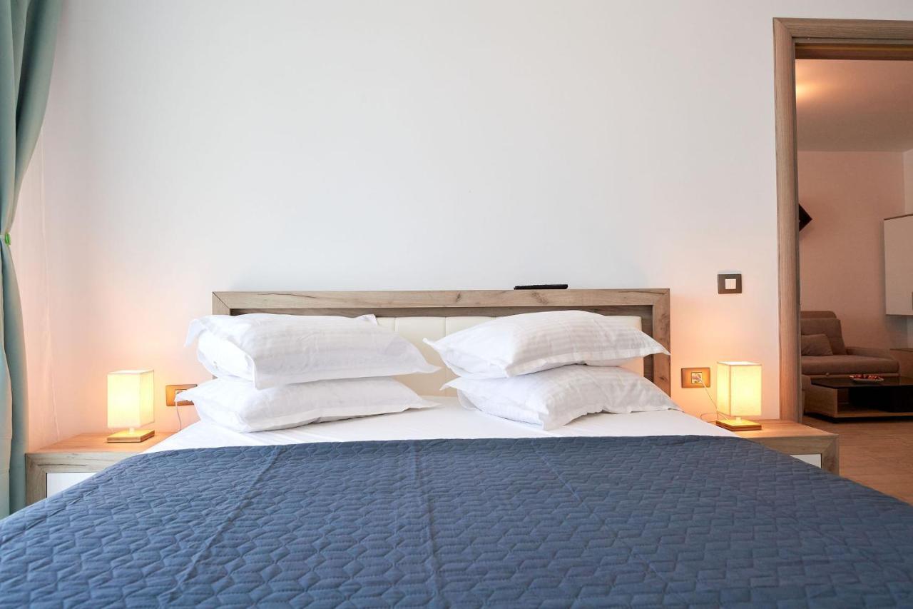 Rubic Apartment Spa N Pool Beach Resort 那沃达利 外观 照片
